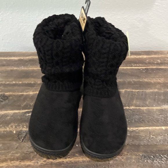 MUK LUKS CABLE KNIT SLIPPERS - Picture 2 of 6